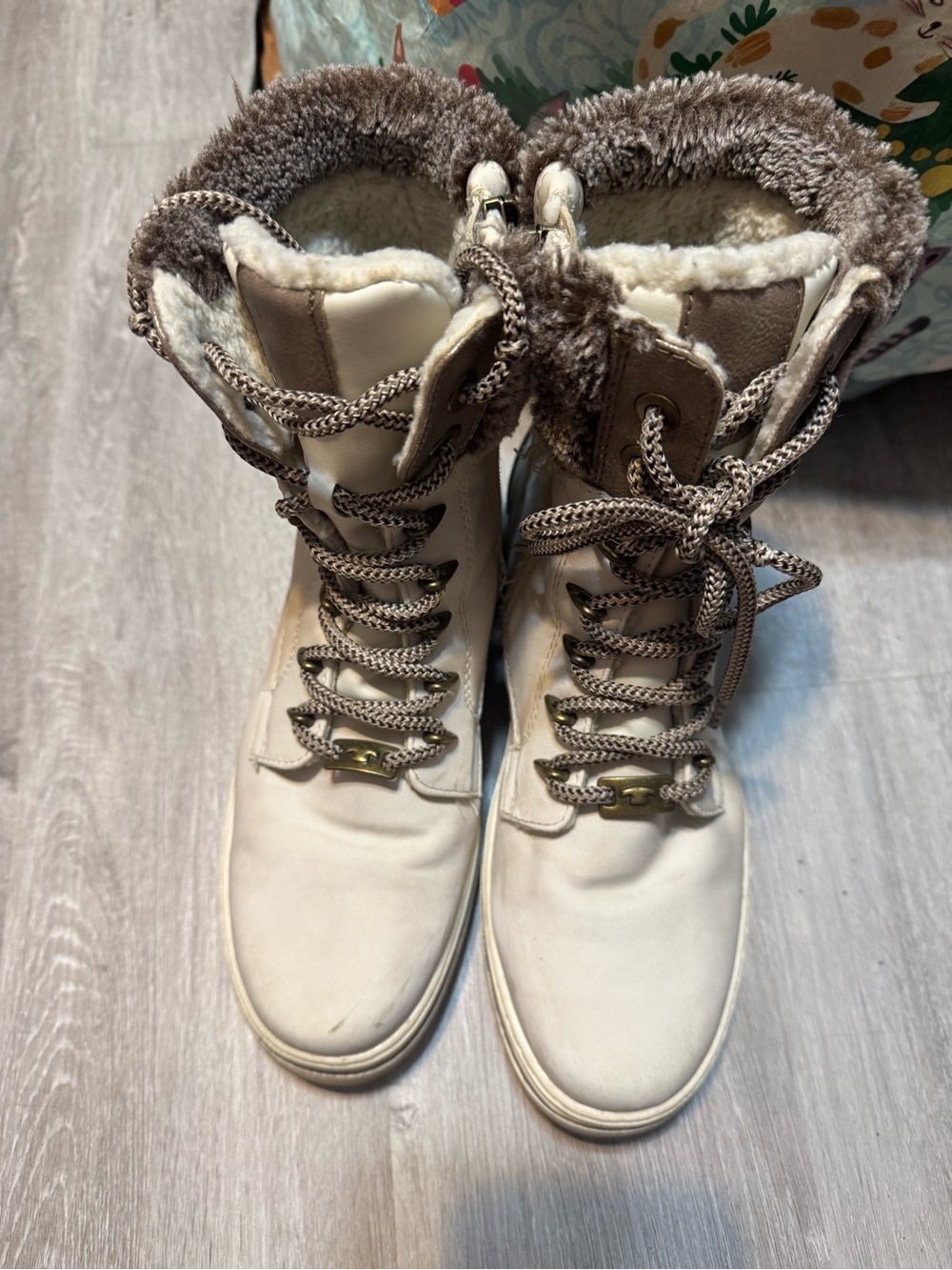 Women's Cream Faux-Fur Trim Winter Lace-Up Boots size 38 6.5